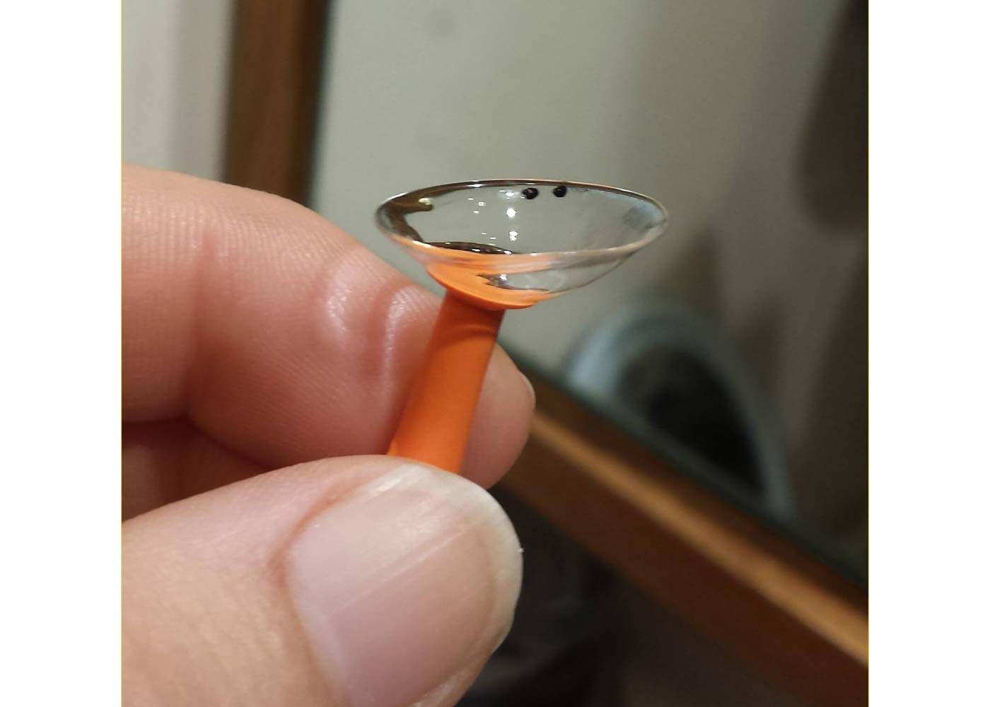How Scleral Lenses for Dry Eye Are Prepared and Cared for During Regular Wear?